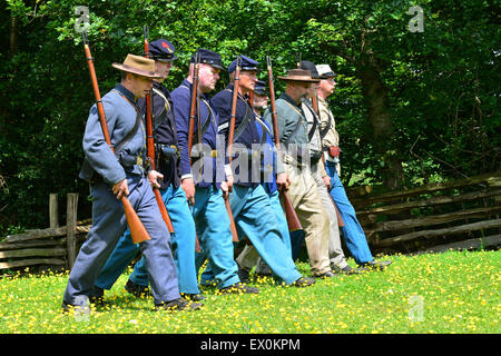 Ulster American Folk Park, Grafschaft Tyrone, Nordirland.  3. Juli 2015. Independence Day feiern. Re-Enactments aus dem amerikanischen Bürgerkrieg an der Ulster American Folk Park Bestandteil der Independence Day Wochenende feiern, 3. – 5. Juli in Omagh, County Tyrone. Bildnachweis: George Sweeney/Alamy Live-Nachrichten Stockfoto