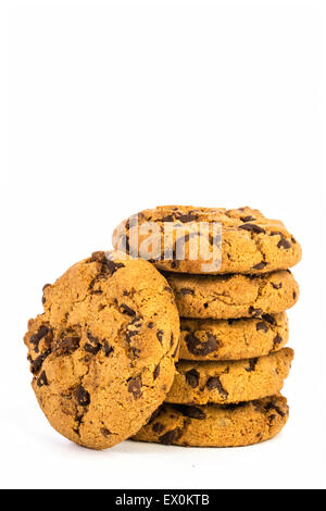 chocolate Chip Cookies auf weißem Hintergrund Stockfoto