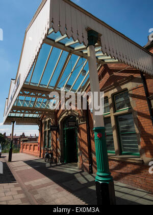 der Eintritt in die große zentrale Bahnhof, Loughborough, Leicestershire, Großbritannien. Stockfoto