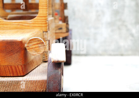 Makroaufnahme von Spielzeug-LKW-Front mit Textfreiraum Stockfoto