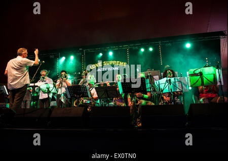 Glynde Platz, Sussex, UK. 3. Juli 2015. Liebe oberste Jazzfestival. . Tag eins des Festivals Studio 9-Orchester führen Sie live in der Arena-Zelt. Bildnachweis: Francesca Moore/Alamy Live-Nachrichten Stockfoto