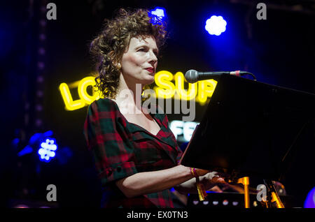 Glynde Platz, Sussex, UK. 3. Juli 2015. Liebe oberste Jazzfestival. . Tag eins des Festivals Studio 9-Orchester führen Sie live in der Arena-Zelt. Bildnachweis: Francesca Moore/Alamy Live-Nachrichten Stockfoto