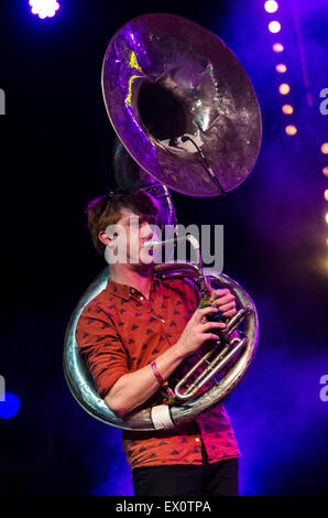 Glynde Platz, Sussex, UK. 3. Juli 2015. Liebe oberste Jazzfestival. Tag eins des Festivals, Messing Funkeys führen Sie live in der Arena-Zelt. Bildnachweis: Francesca Moore/Alamy Live-Nachrichten Stockfoto