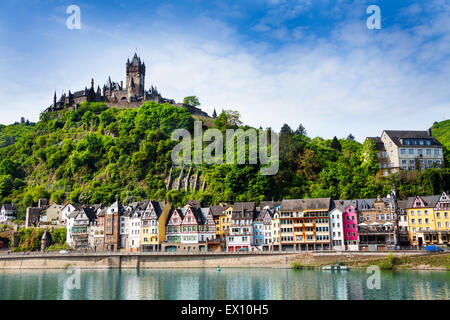 Stadt Cochem mit der Reichsburg Stockfoto