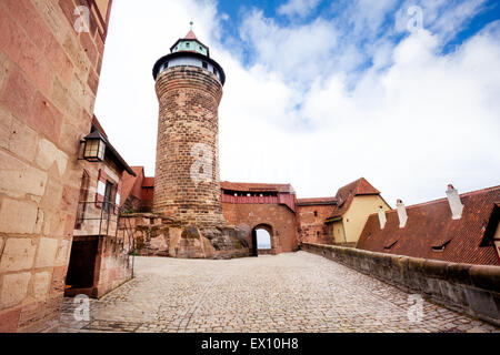 Kaiserburg mit Turm im Innenhof, Nürnberg Stockfoto