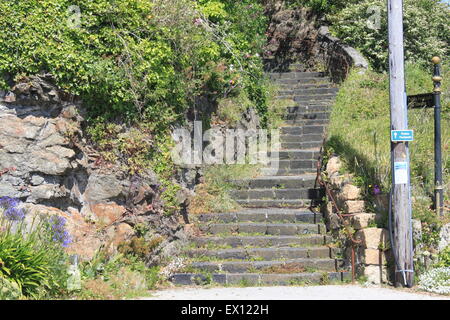 Steintreppen in hayle am sonnigen Sommertag Stockfoto