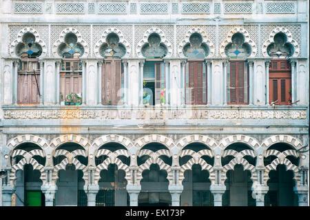 Havanna, Kuba - 13. Juni 2011: The Neo-maurischen Architektur el Palacio de las Ursulinas in Alt-Havanna mit Wohn-details Stockfoto