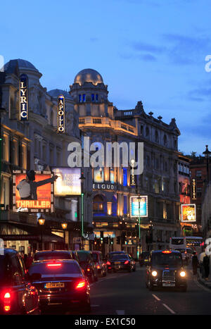 . Shaftesbury Avenue in Londons West End Theater. Stockfoto