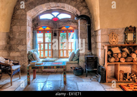 Kamin-Ofen-Stuhl Stockfoto, Bild: 115197682 - Alamy