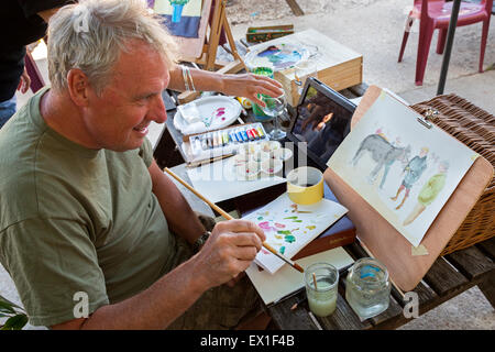 Expat-Kunst-Klasse im Café De La Gare, Genac, Poitiers Charente, Süd-west Frankreich Stockfoto