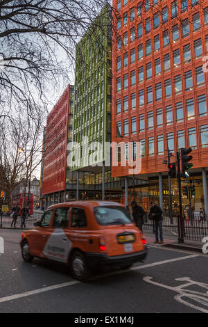 Zentrale St Giles Bürogebäude im Zentrum von London. Von Renzo Piano entworfen Stockfoto