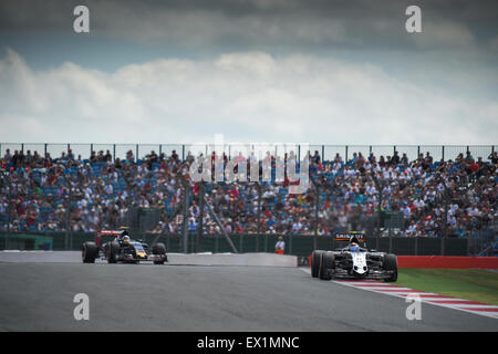 Silverstone im Vereinigten Königreich. 4. Juli 2015. Auf der Strecke Aktion bei den Briten Formel eine (F1) Grand Prix in Silverstone Rennstrecke, Norhamptonshire, UK. Bildnachweis: Kevin Bennett/Alamy Live-Nachrichten Stockfoto