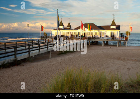 Dem alten Pier in Ahlbeck auf der Insel Usedom, Ostseeküste, Mecklenburg-Vorpommern, Deutschland Stockfoto