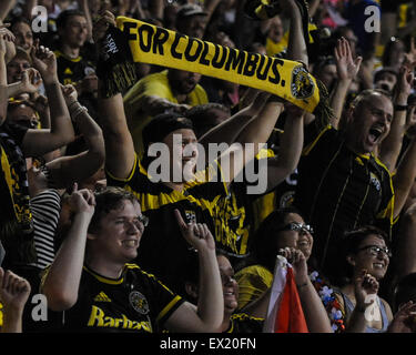 Columbus, Ohio, USA. 4. Juli 2015. Ein Crew-SC-Fan zeigt seine Unterstützung während des regulären Spiels Columbus Crew SC und New York Red Bulls bei Mapfre-Stadion in Columbus OH. Bildnachweis: Brent Clark/Alamy Live-Nachrichten Stockfoto