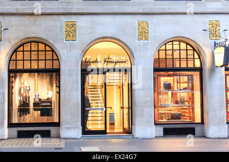 Salvatore Ferragamo Luxus speichern in London, eine Marke als der Schuster, Hollywood-Stars in den 1920er Jahren berühmt gemacht. Stockfoto