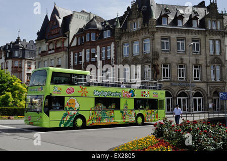 City Sightseeing Bus in Trier, Deutschland. Luxemburg-Registrierung SL 3240. Volvo/East Lancs Vyking. Stockfoto