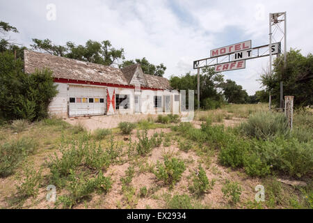Verlassene erste im letzten In Tankstelle Route 66 in Glenrio, Texas Stockfoto