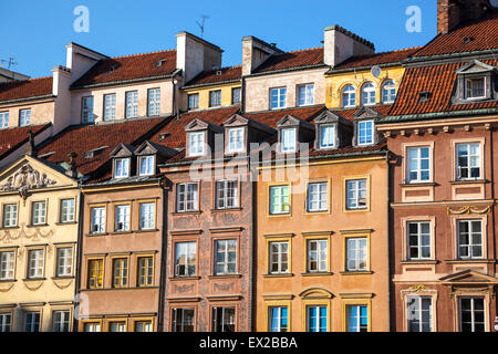 Häuser rund um den Markt Platz der Altstadt (Stare Miasto) in Warschau, Polen Stockfoto