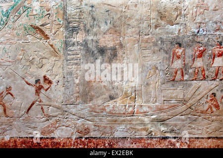 Ägypten, Nekropole von Sakkara, Mastaba des Kagemni, altes Königreich V dyn (2321-2290 v. Chr.). Relief von einem Papyrus-Boot Stockfoto