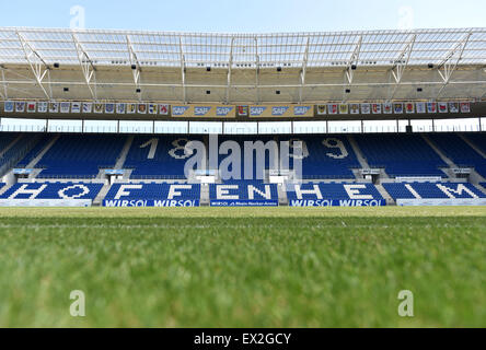 Sinsheim, Deutschland. 5. Juli 2015. Hoffenheim Stadion beim Kick-off Training der deutschen Fußball-Bundesliga-Fußball-Club TSG Hoffenheim in Sinsheim, Deutschland, 5. Juli 2015. Foto: UWE ANSPACH/Dpa/Alamy Live News Stockfoto