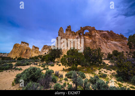 Grosvenor Arch Sandstein Doppelbogen befindet sich im Grand Staircase-Escalante National Monument Stockfoto