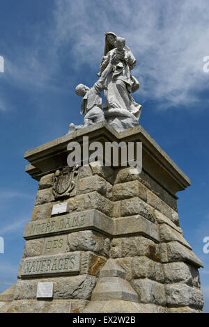 Statue von Notre-Dame des Naufrages (unsere Liebe Frau von den Shipwrecked), Pointe du Raz, Plogoff, Finistère, Bretagne, Frankreich Stockfoto