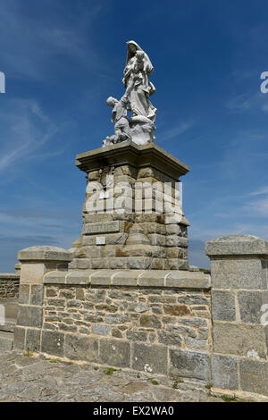 Statue von Notre-Dame des Naufrages (unsere Liebe Frau von den Shipwrecked), Pointe du Raz, Plogoff, Finistère, Bretagne, Frankreich Stockfoto