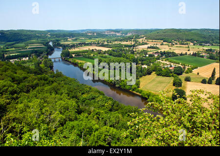 Blick über das Dordogne-Tal von Domme, Frankreich Stockfoto