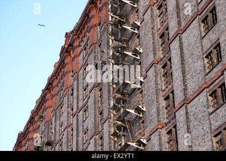 Viktorianische Backstein gebaut Dock Lager alten riesig groß Stockfoto