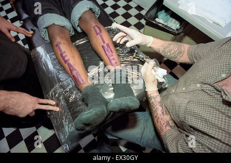 Sacramento, Ca - 24. Juni: Sacramento Kings Basketball player Mike Bibby und "team Dime" lakaien in Sacramento, Ca. Am 24. Juni 2002. Stockfoto