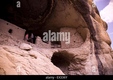 Gila Cliff Dwellings National Monument bewahrt Stein und Mörtel Bauten in natürlichen Höhlen durch die Mogollon-Kultur. Stockfoto