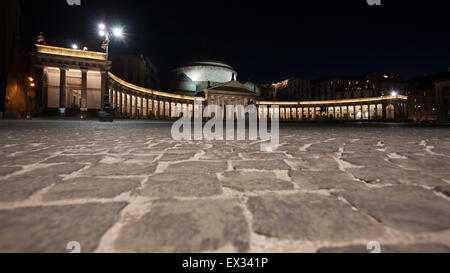 Neapel, Italien - Piazza Plebiscito, Kirche St. Francesco di Paola Stockfoto