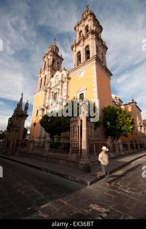 Nuestro Santuario De La Virgen De La Soledad thront über koloniale Jerez, Bundesstaat Zacatecas, Mexiko Stockfoto