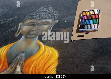 Eine unvollendete Porträt des Buddha bei der jährlichen Imadonnari, street Painting Festival in Santa Barbara Kalifornien Stockfoto