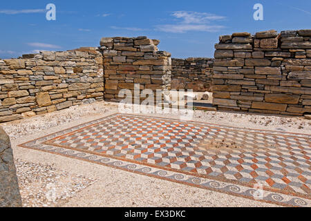 Mosaik Boden in den Ruinen der antiken Stadt von Delos, Insel Delos, Cyclades, Ägäis, Griechenland Stockfoto