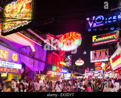 Walking Street Fußgängerzone, Nachtleben, Bars, Diskotheken, Neon Schilder, Pattaya, Chon Buri Provinz, Thailand Stockfoto