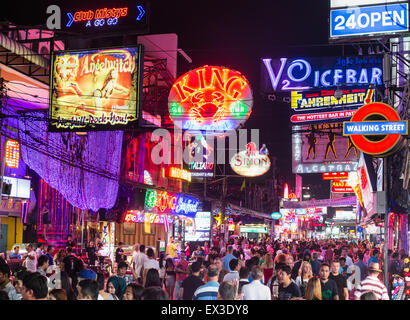 Walking Street Fußgängerzone, Nachtleben, Bars, Diskotheken, Neon Schilder, Pattaya, Chon Buri Provinz, Thailand Stockfoto