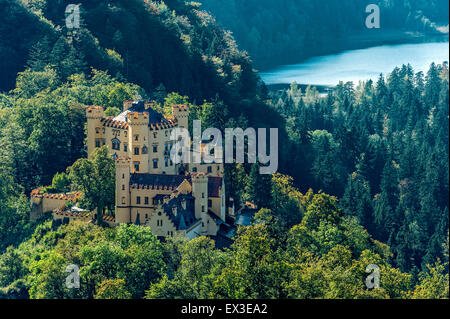 Hohenschwangau Schloss, See Schwansee hinter Königswinkel, Ostallgäu, Allgäu, Schwangau, Schwaben, Bayern, Deutschland Stockfoto