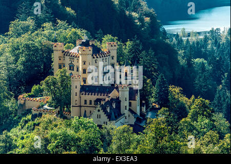 Hohenschwangau Schloss, See Schwansee hinter Königswinkel, Ostallgäu, Allgäu, Schwangau, Schwaben, Bayern, Deutschland Stockfoto