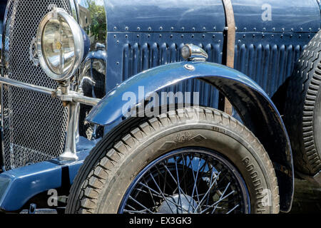 Detail des blauen Hotchkiss Paris Sport 1931 auf Kingsbridge Classic Car Show 2015 Stockfoto