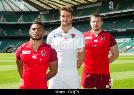 London, UK. 6. Juli 2015. (l-R) Kyle Eastmond, Calum Clark & Ben Morgan während der offiziellen Trikot England Rugby World Cup 2015 starten von Canterbury und England Rugby in Twickenham. Bildnachweis: Elsie Kibue/Alamy Live-Nachrichten Stockfoto