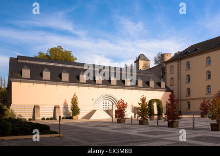 LUX, Luxemburg, Luxemburg-Stadt, die Robert Krieps Gebäude im cultural Center in der Abbaye de Neumuenster an den dist Stockfoto