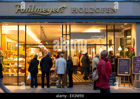 DEU, Deutschland, Nordrhein-Westfalen, Münster, Bäcker ' s Pohlmeyers auf dem Vordach Markt einkaufen.  DEU, Deutschland, Nordrhein-W Stockfoto