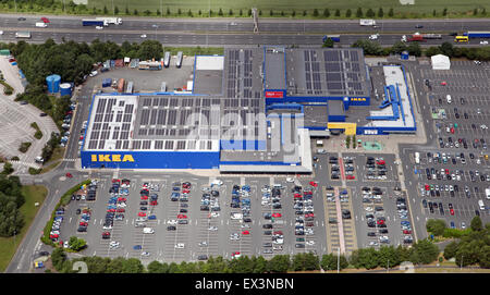 Luftaufnahme des Warrington IKEA Möbel und Retail Stores, UK Stockfoto