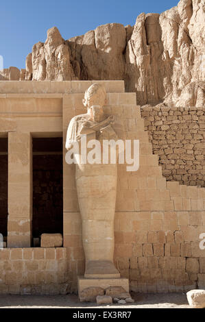 Deir el Bahari, Luxor, Ägypten: Tempel der Königin Hatschepsut (New Kingdom 1567-1080 v. Chr. (Djeser Djeseru) Stockfoto