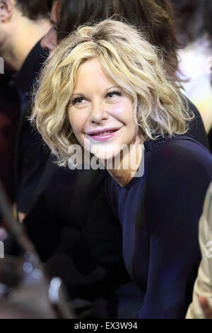 Paris, Frankreich. 6. Juli 2015. US-Schauspielerin Meg Ryan besucht die Präsentation von Schiaparelli Kollektion Herbst/Winter 2015/2016 präsentiert während der Paris Haute Couture Fashion Week in Paris, Frankreich, 6. Juli 2015. Paris Haute Couture Modenschauen laufen bis 9. Juli 2015. Foto: Hendrik Ballhausen/Dpa/Alamy Live News Stockfoto