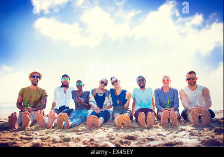 Freunde Urlaub Beachparty kühlen Konzept Stockfoto