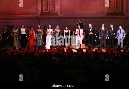 Die New York Pops 32. Geburtstag-Gala in der Carnegie Hall - Leistung.  Mitwirkende: wo gegossen: New York City, New York, USA bei: 4. Mai 2015 Stockfoto