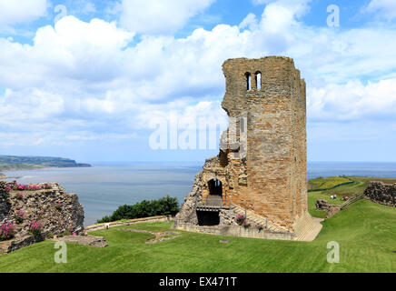 Scarborough Castle, The Norman Keep, Yorkshire, England UK, 12. Jahrhundert Englisch mittelalterliche Gebäude Burgen Nordseeküste Stockfoto