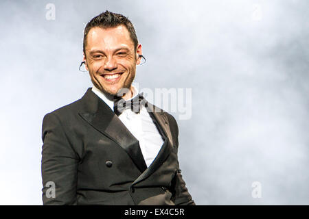 Tiziano Ferro führt live im Stadio San Siro in Mailand, Italien, am 5. Juli 2015 Stockfoto